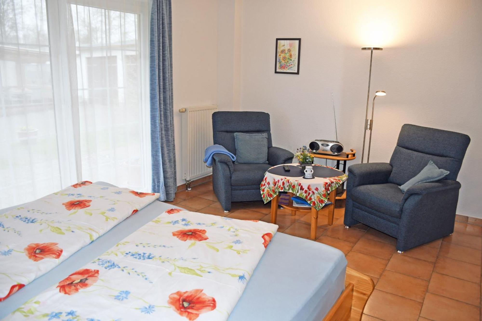 Ferienwohnungen An Der Hagenschen Middelhagen Esterno foto