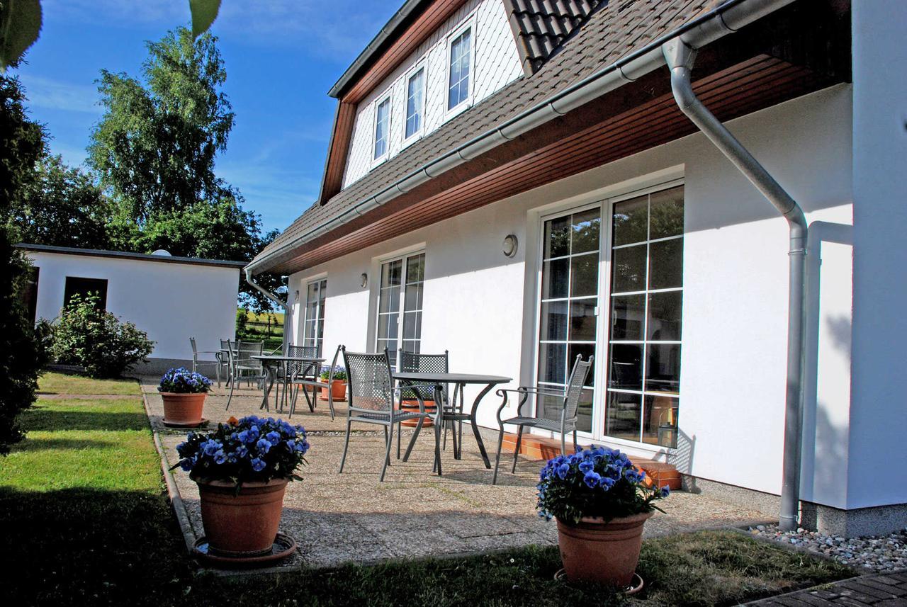 Ferienwohnungen An Der Hagenschen Middelhagen Esterno foto